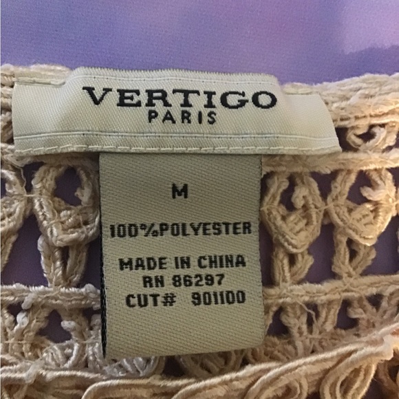 Women’s size medium vertigo short sleeve top/blouse - Picture 2 of 8